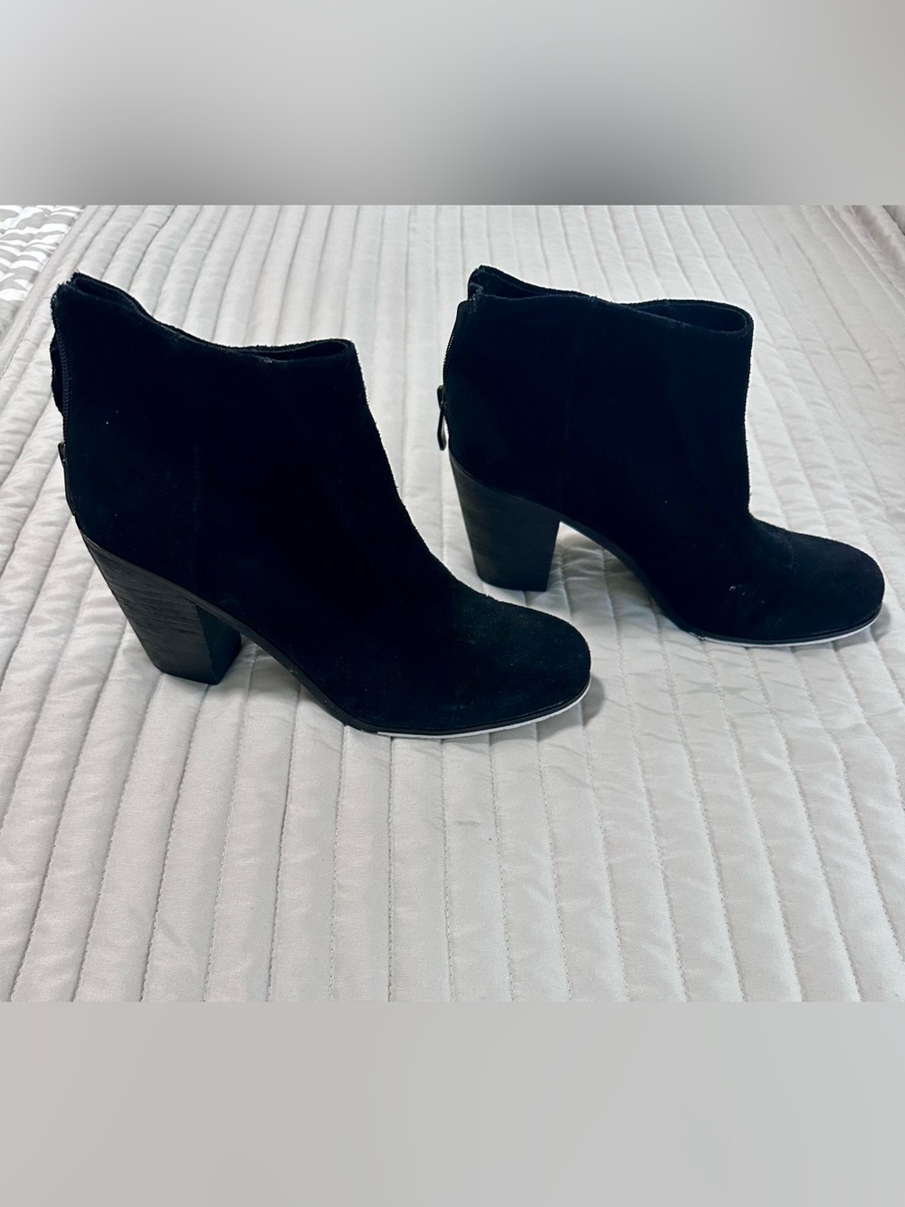 Vince Camuto Women's Black Suede Ankle Booties with Block Heel Size 8